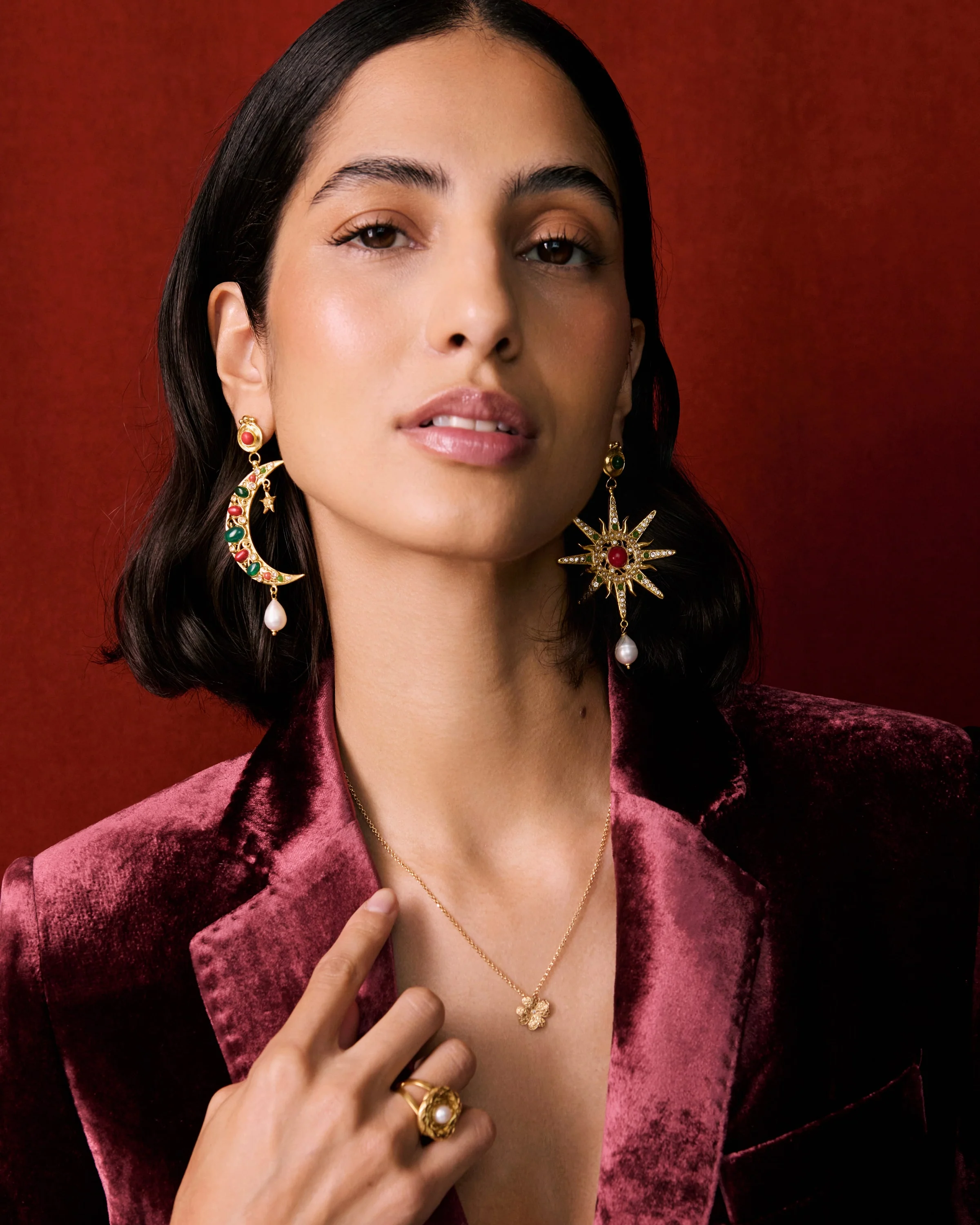 Clover Solid Gold & Diamond Necklace - Image 4