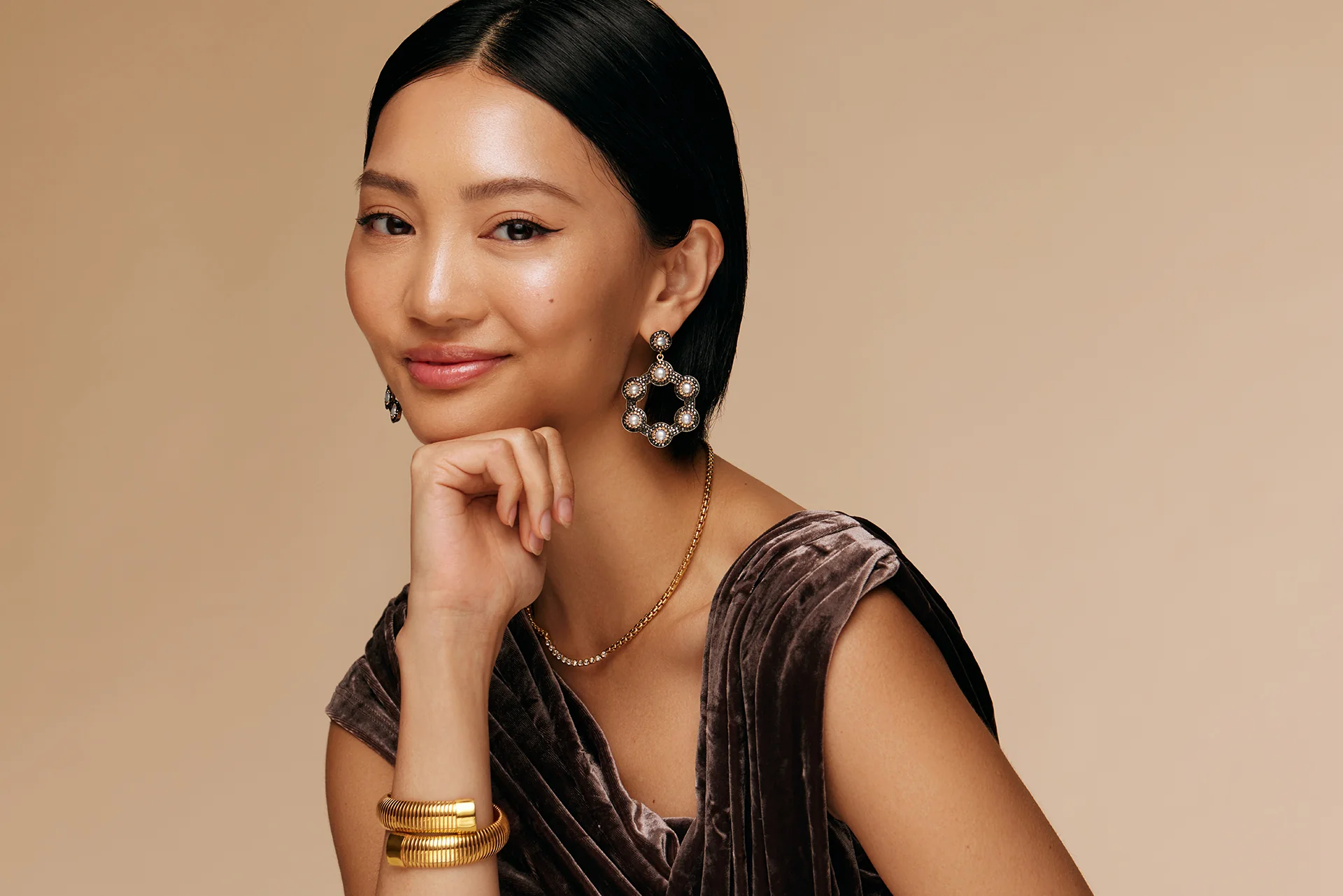 Baroque Pearl Mini Hoop Earrings - Image 4