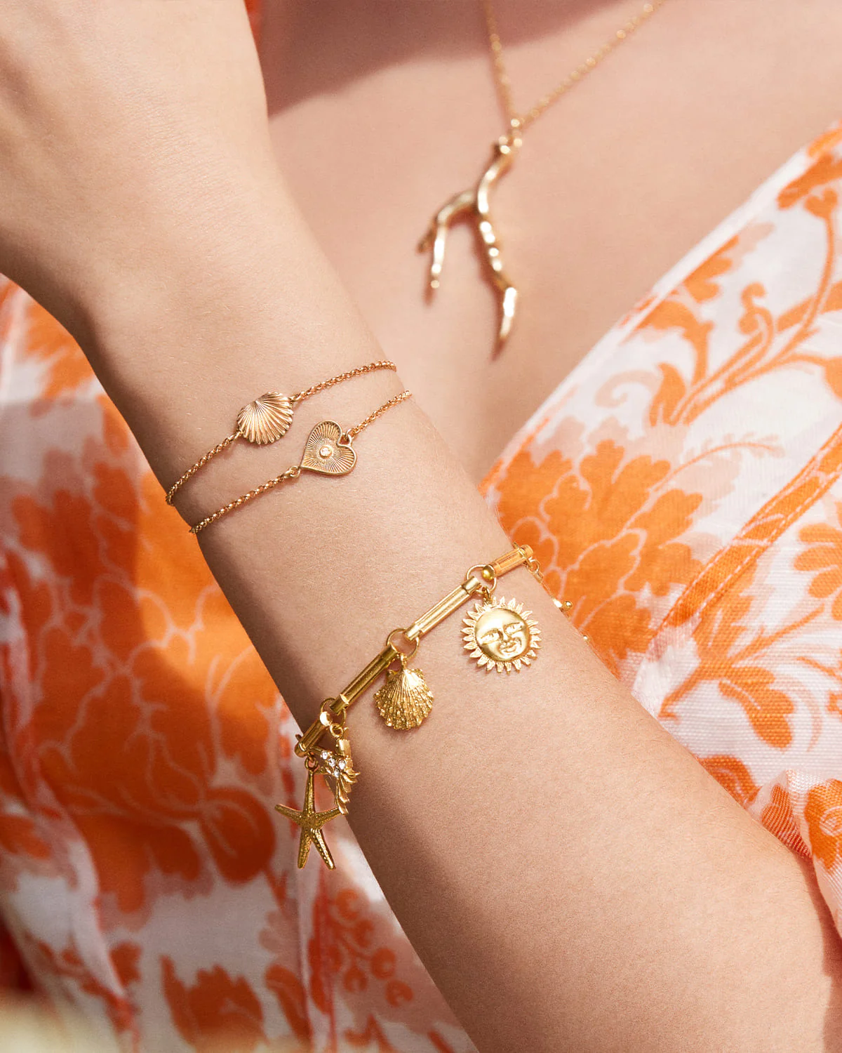 Heart Solid Gold & Diamond Bracelet - Image 4