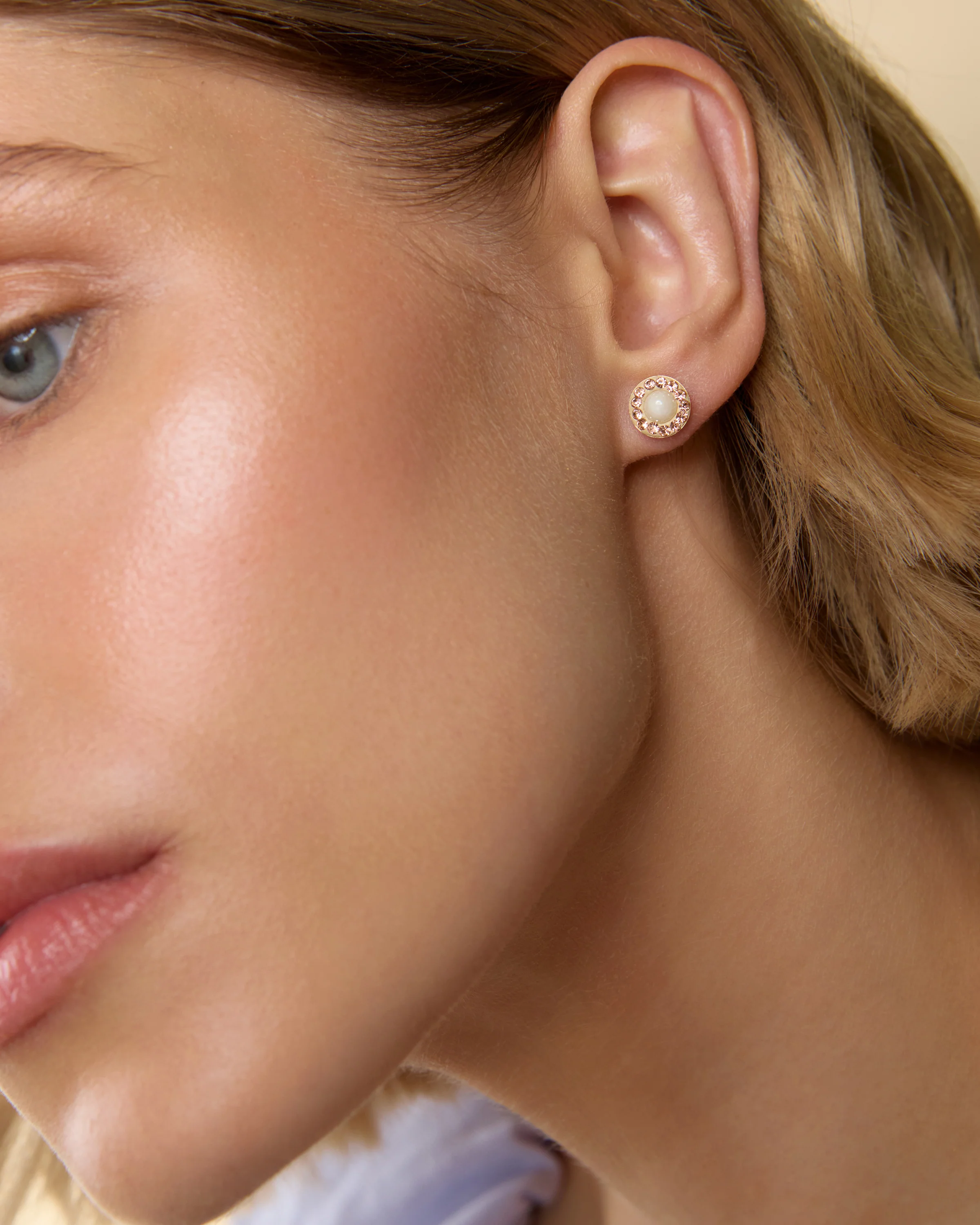 Peach Pearl Stud Earrings - Image 2