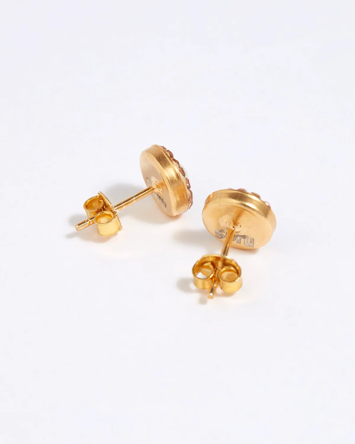 Peach Pearl Stud Earrings - Image 3