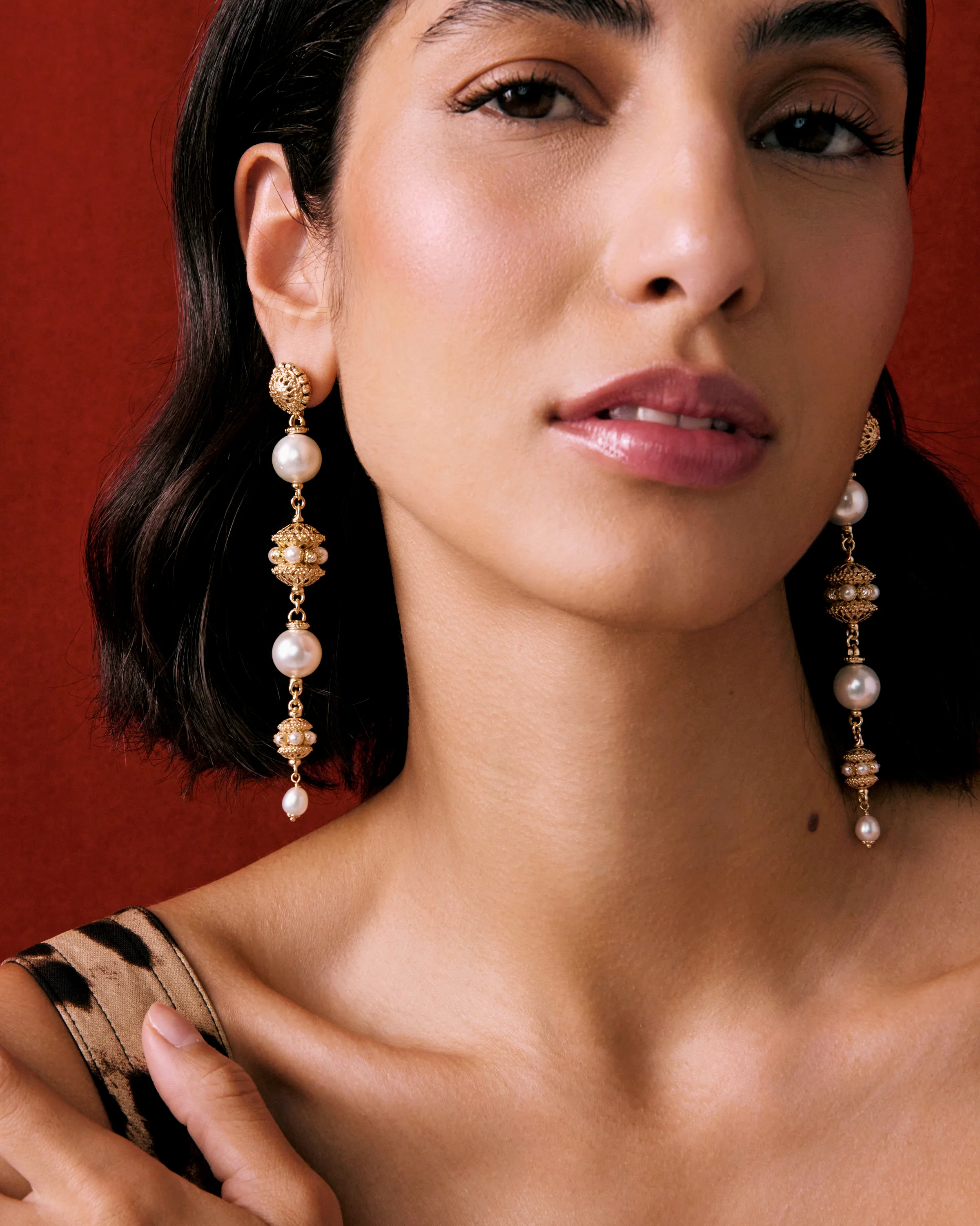 Vincenzina Linear Earrings - Image 2