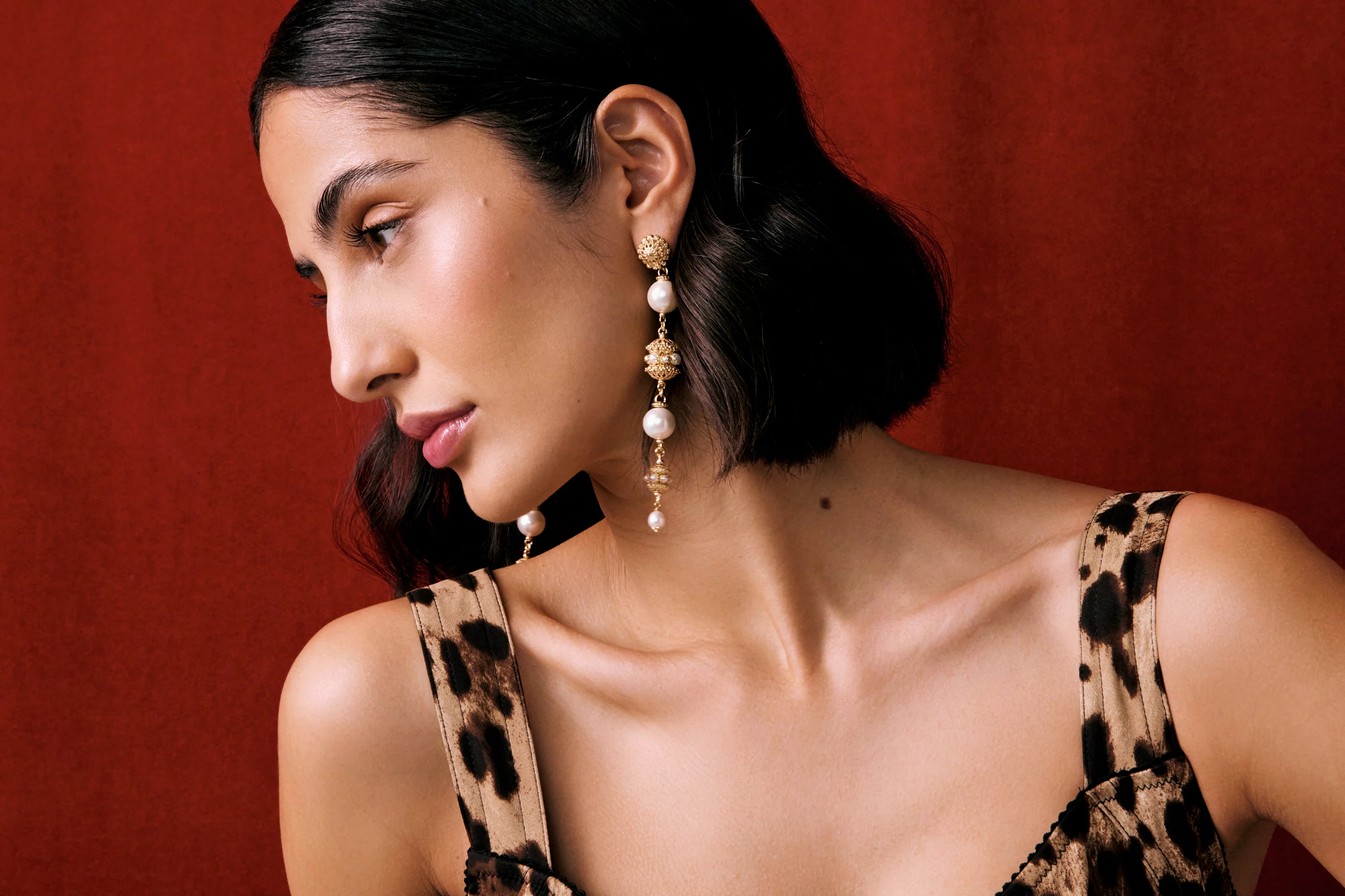 Vincenzina Linear Earrings - Image 4