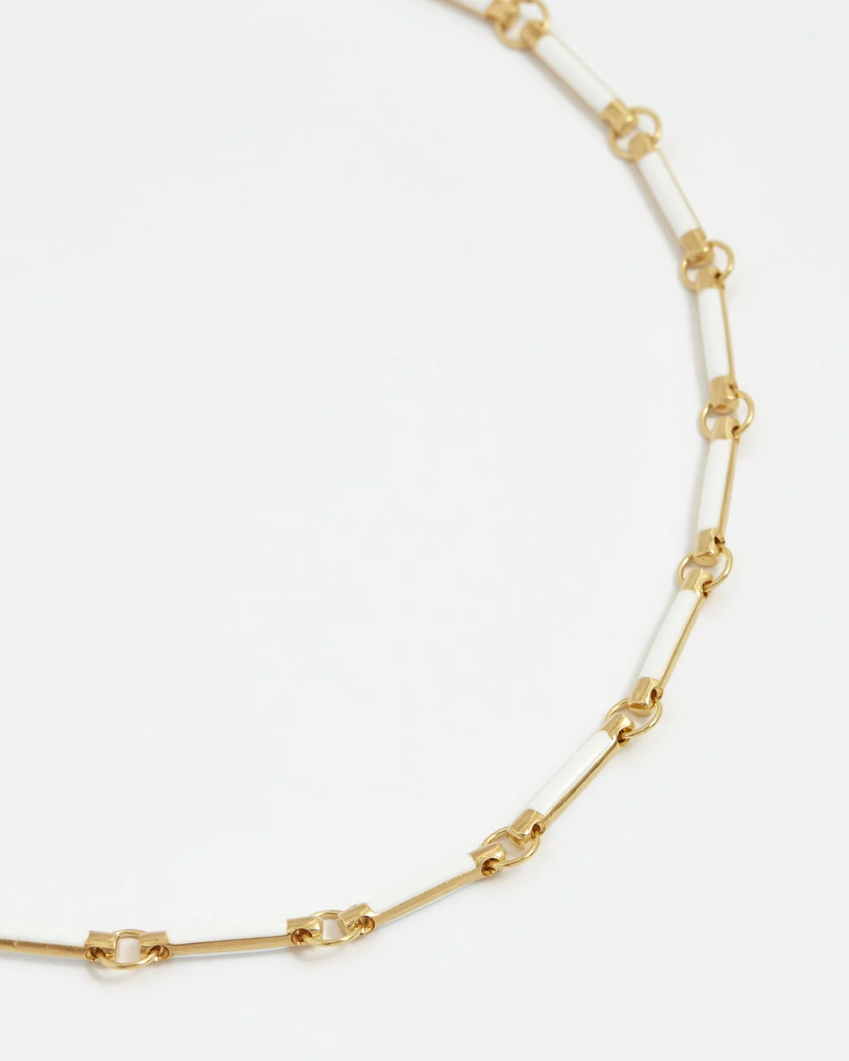White Carmenta Necklace - Image 3
